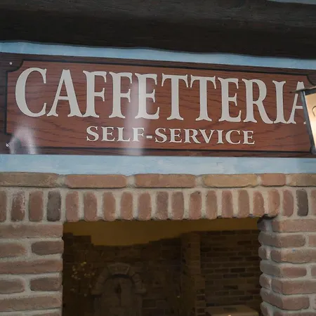 Отель Il Castello Di 3*