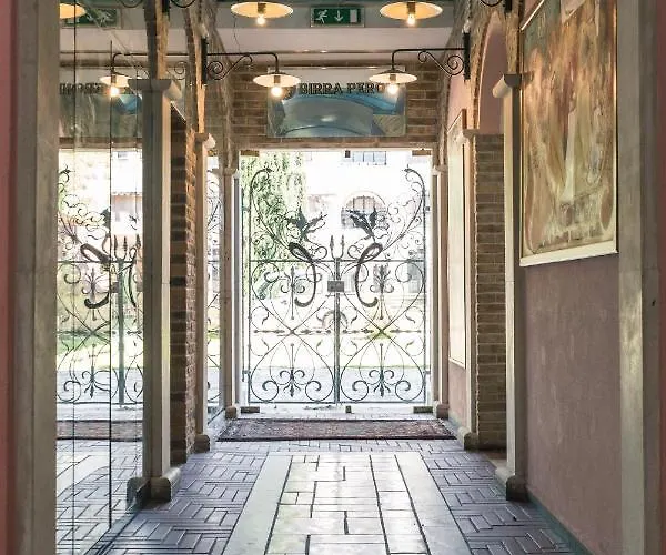 Il Castello Di Отель Perano