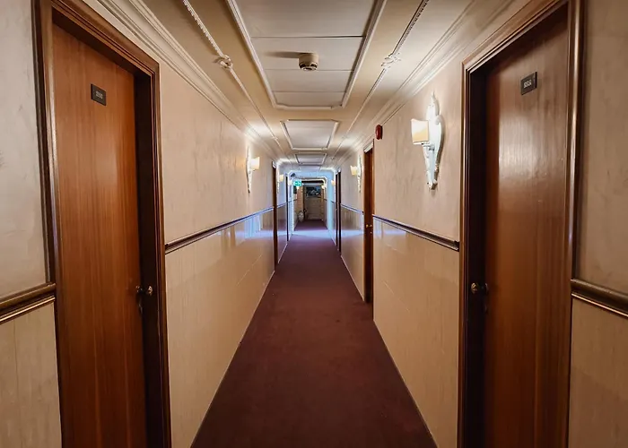 Отель Il Castello Di Perano