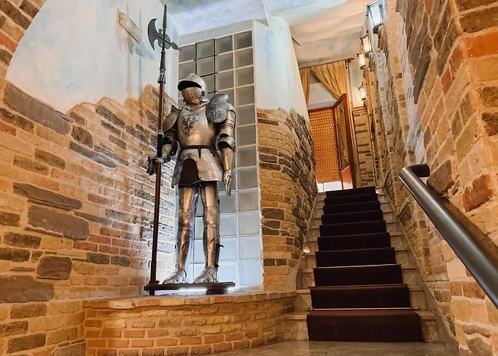 Il Castello Di Отель Perano